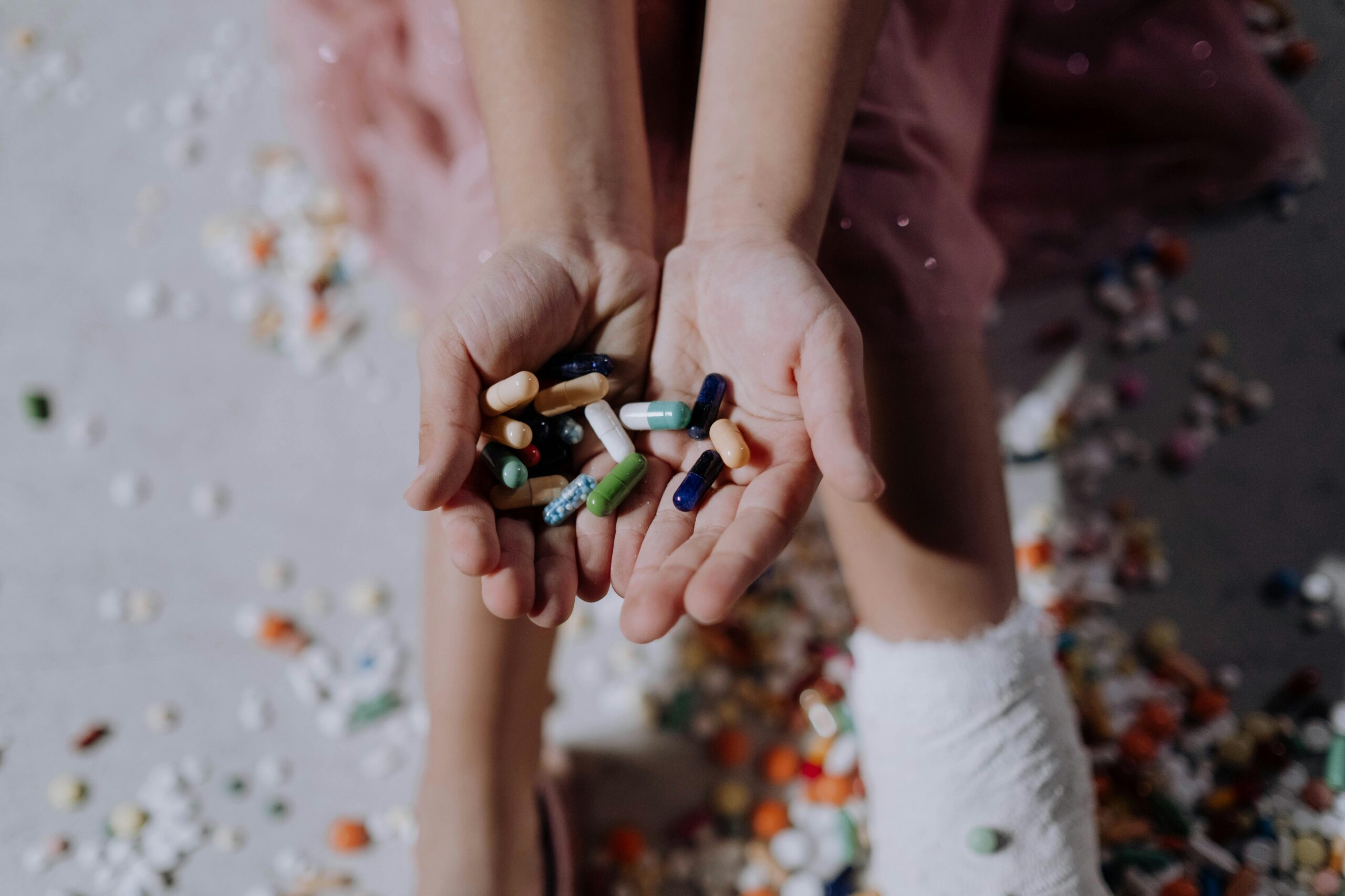 niño y pastillas