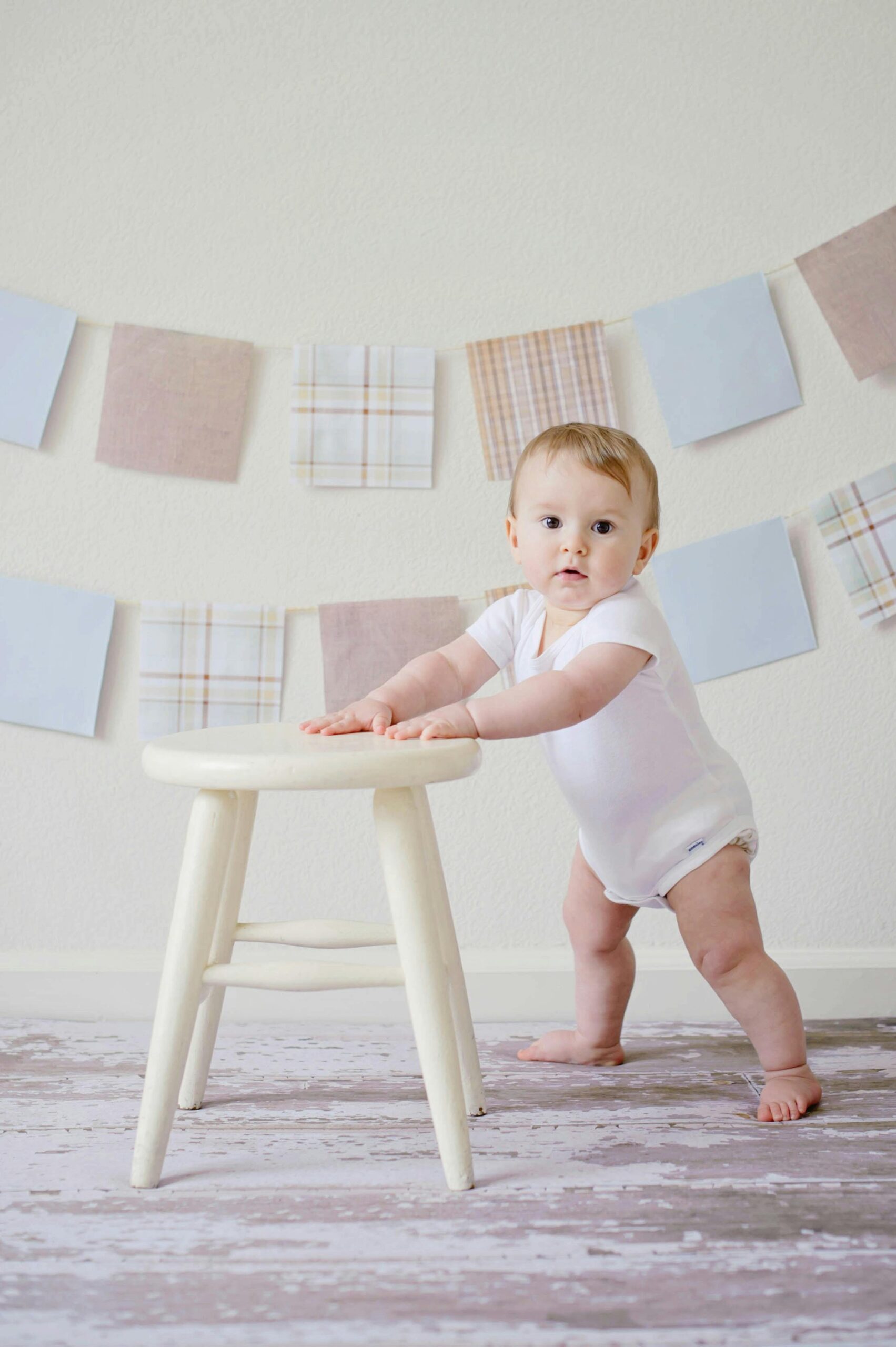 estimulación temprana, primer año de vida, desarrollo infantil, bebés, neurodesarrollo, hitos del desarrollo, padres primerizos, psicología infantil,